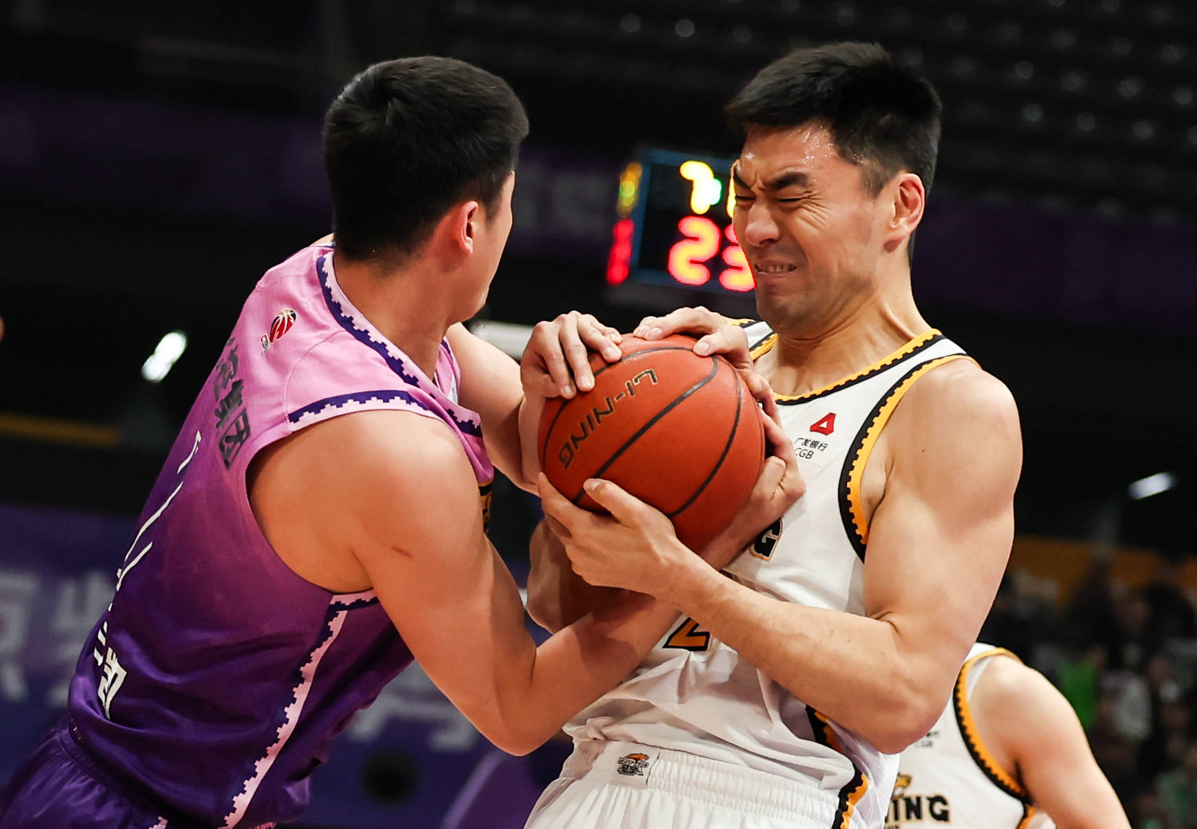 加时末段尼斯外线爆发辽宁本钢围绕CBA季后赛队长鼓劲，浙江稠州窗口期更衣室发声看傻球迷(辽宁与浙江男篮今晚比赛直播回放)