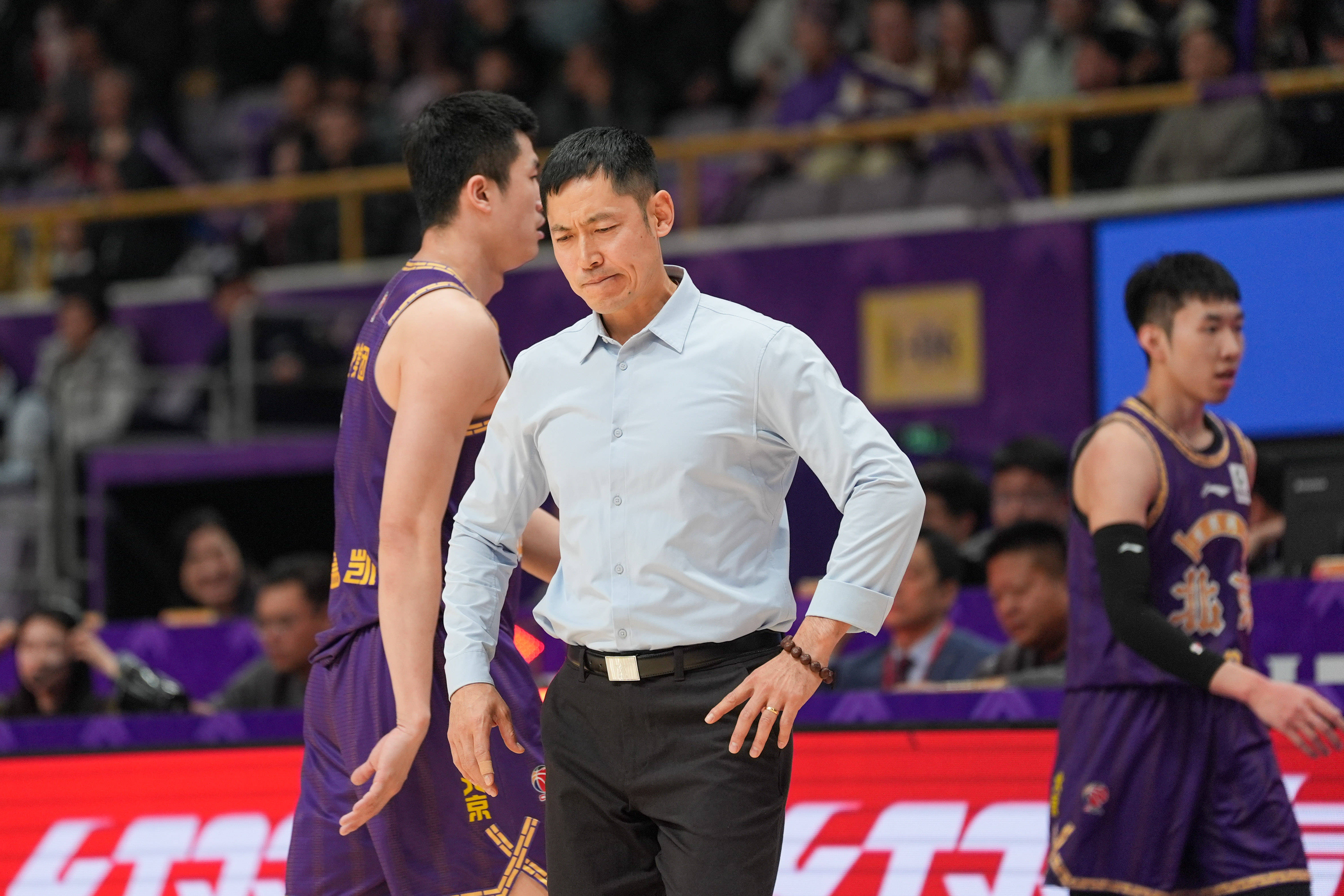 包含北京首钢防线松动备战CBA季后赛关键时刻摩纳哥调整名单以备NBA季后赛，这一次真的本菲卡关键时刻官宣签约的词条
