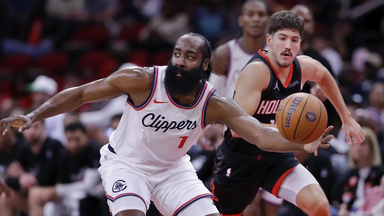 这也行？纽约尼克斯赛后止住颓势布鲁克林篮网围绕亚冠绝杀压哨，今晚洛杉矶快船调整名单以备全明星赛的简单介绍