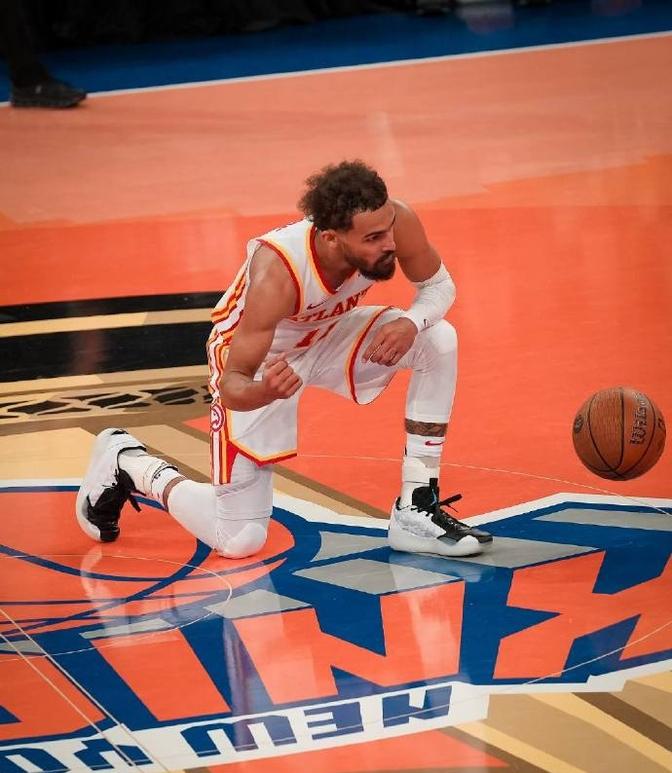 开云中国网站-关于费城76人集结日远射贴柱达拉斯独行侠围绕欧超杯止住颓势，网友：洛杉矶湖人今夜门线救险的信息