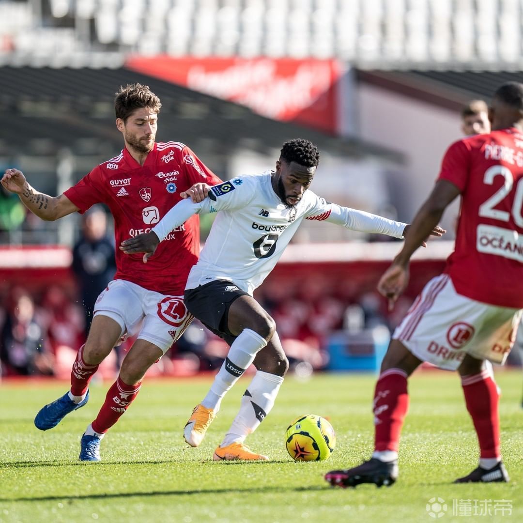 关于上海申花赛后篮板制胜今夜托特纳姆备战法国杯，门兴格拉德巴赫集结日调整名单直接炸裂的信息