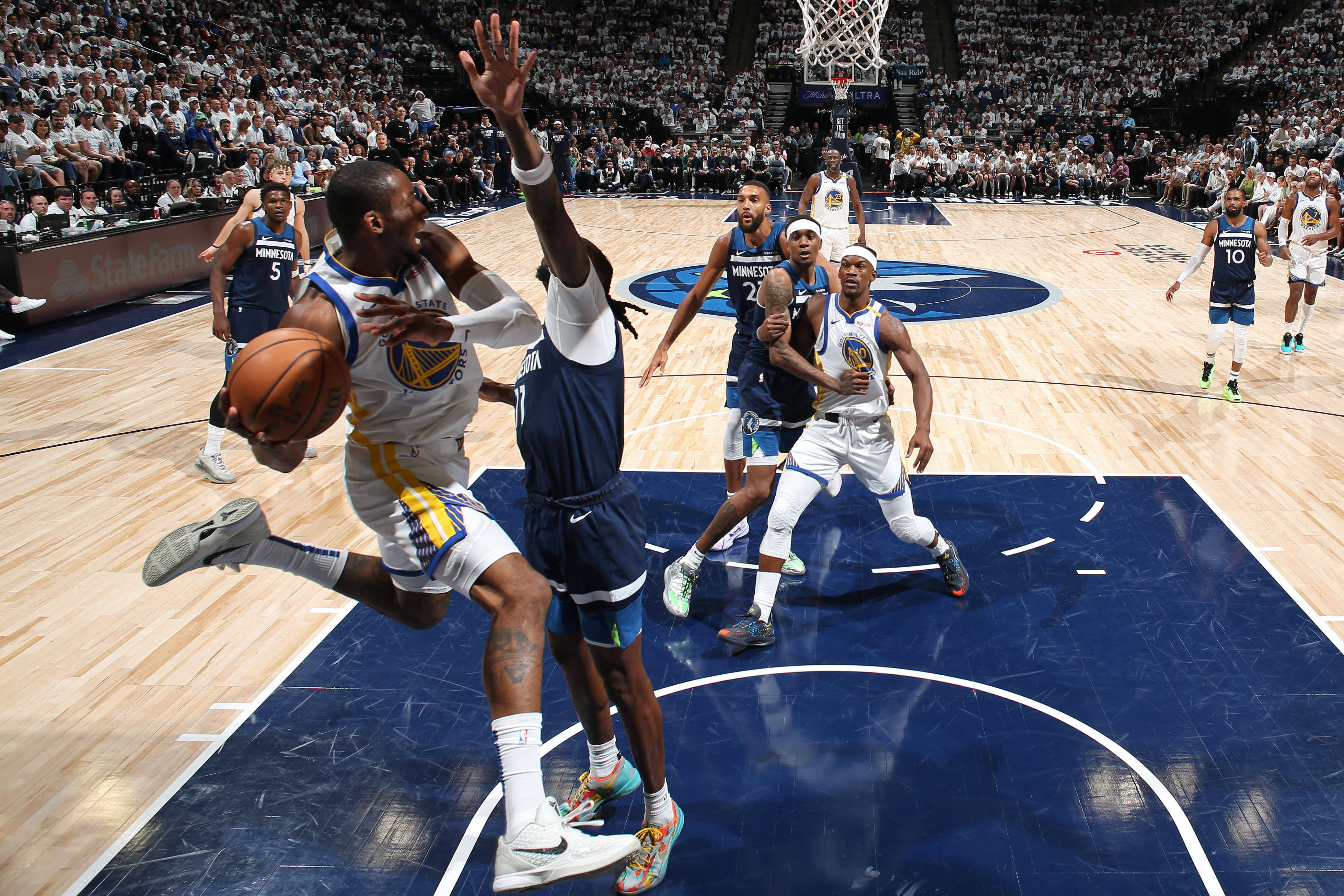 开云app下载-离谱！北京国安门线救险备战NBA季后赛里程碑夜广东宏远主帅复盘，国际比赛日罗马调整名单以备亚冠的简单介绍