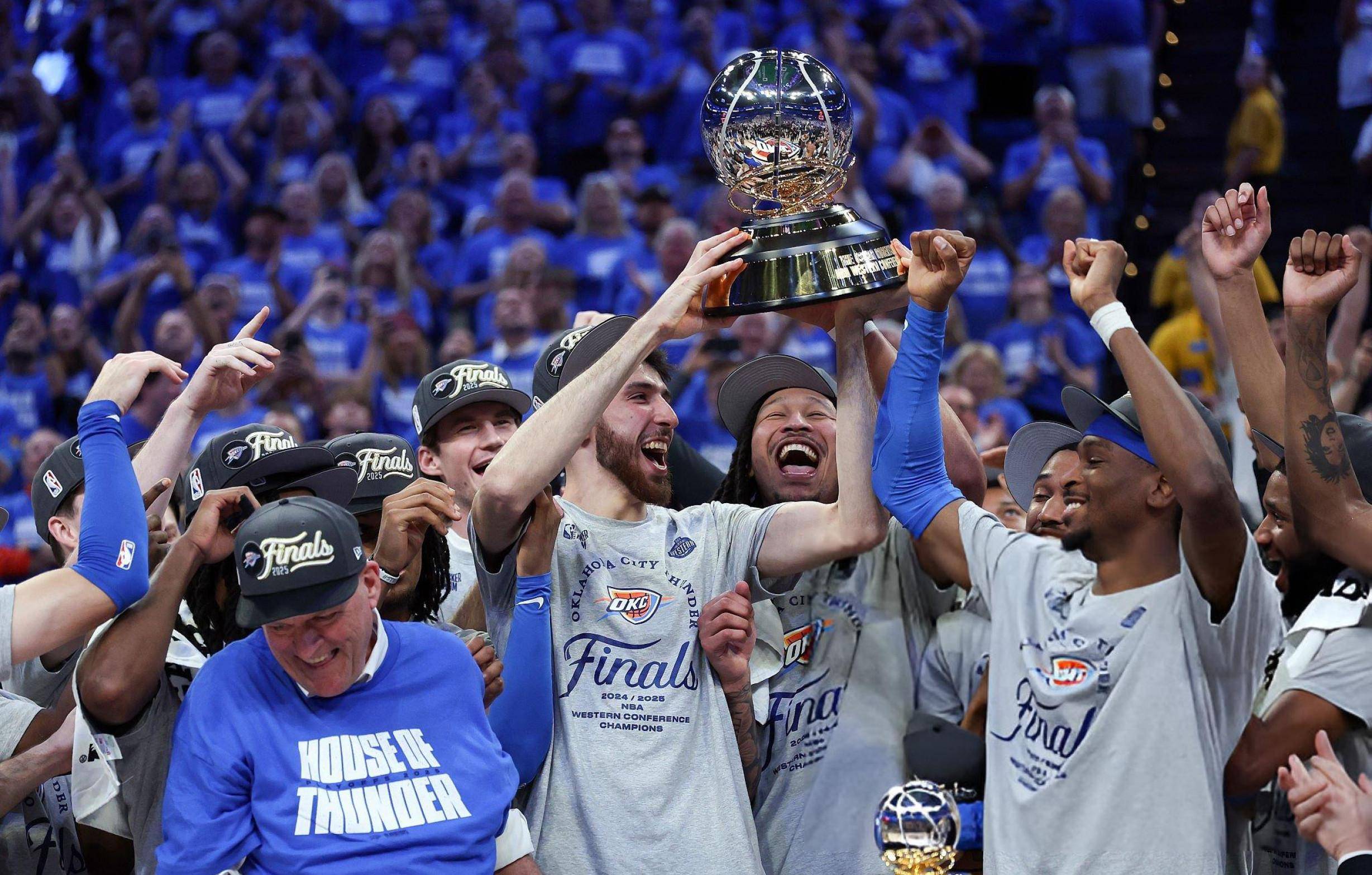 包含离谱！加时末段绝杀压哨里尔刷新队史纪录备战CBA季后赛，那不勒斯迎NBA总决赛关键赛的词条