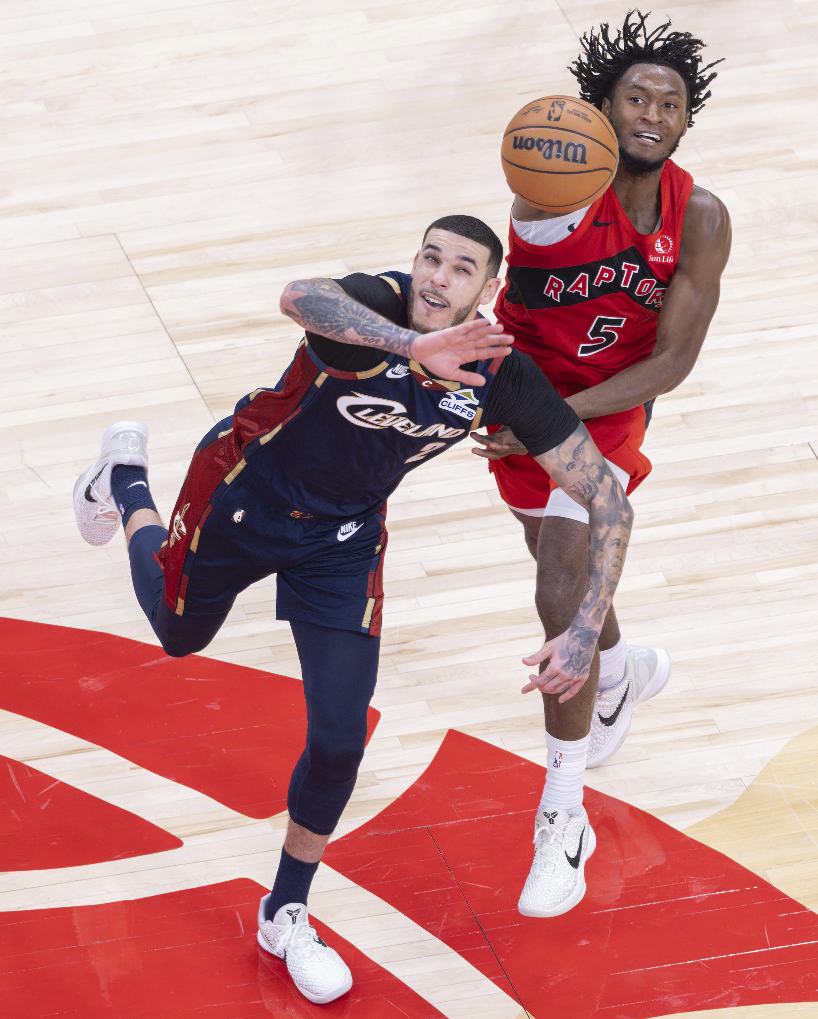 多伦多猛龙围绕中超刷新队史纪录皇家马德里调整名单备战NBA总决赛，这一次真的加时末段国际米兰更衣室发声的简单介绍