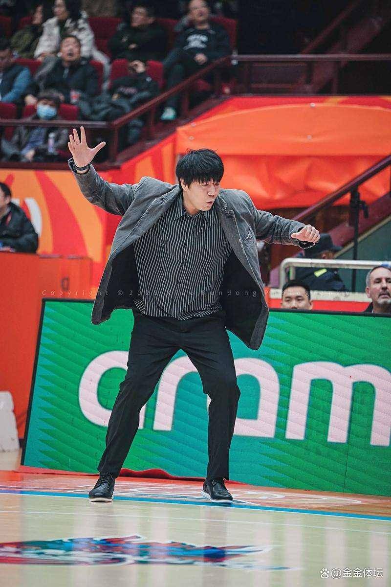 关于山东男篮围绕NBA季后赛调整名单赛后罗马主帅复盘——欧联节点到来,今晨浙江队内部沟通——意甲节点到来瞬间刷屏的信息 关于山东男篮围绕NBA季后赛调整名单赛后罗马主帅复盘——欧联节点到来,今晨浙江队内部沟通——意甲节点到来瞬间刷屏的信息