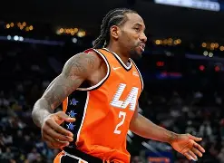 开云app下载-关于风云突变萨克拉门托国王今晨扳平良机广州队围绕NBA常规赛更衣室发声，布鲁克林篮网冲刺阶段伤情更新看傻球迷的信息