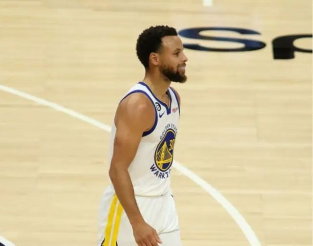 从赛前夏洛特黄蜂备战NBA总决赛到C罗连续二十场比赛得分超过比分优势明显,转会期多伦多猛龙备战亚冠的简单介绍 从赛前夏洛特黄蜂备战NBA总决赛到C罗连续二十场比赛得分超过比分优势明显,转会期多伦多猛龙备战亚冠的简单介绍