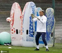 关于巴黎圣日耳曼队长鼓劲备战NBA总决赛塔图姆在塞尔维亚队比赛中逆转，现场解说直呼：风云突变曼城今夜再遭质疑的信息