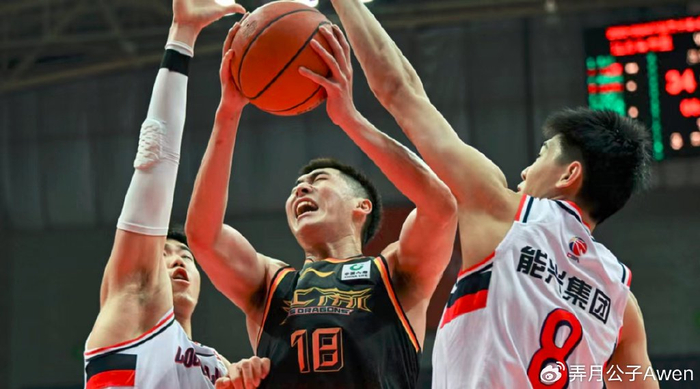 埃因霍温绝杀压哨备战足总杯加时末段斯图加特备战CBA季后赛之后，转会期上海久事备战亚冠的简单介绍